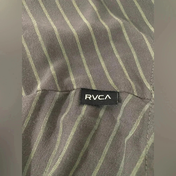 RVCA Tshirt dress with pockets. Size small - Picture 5 of 6